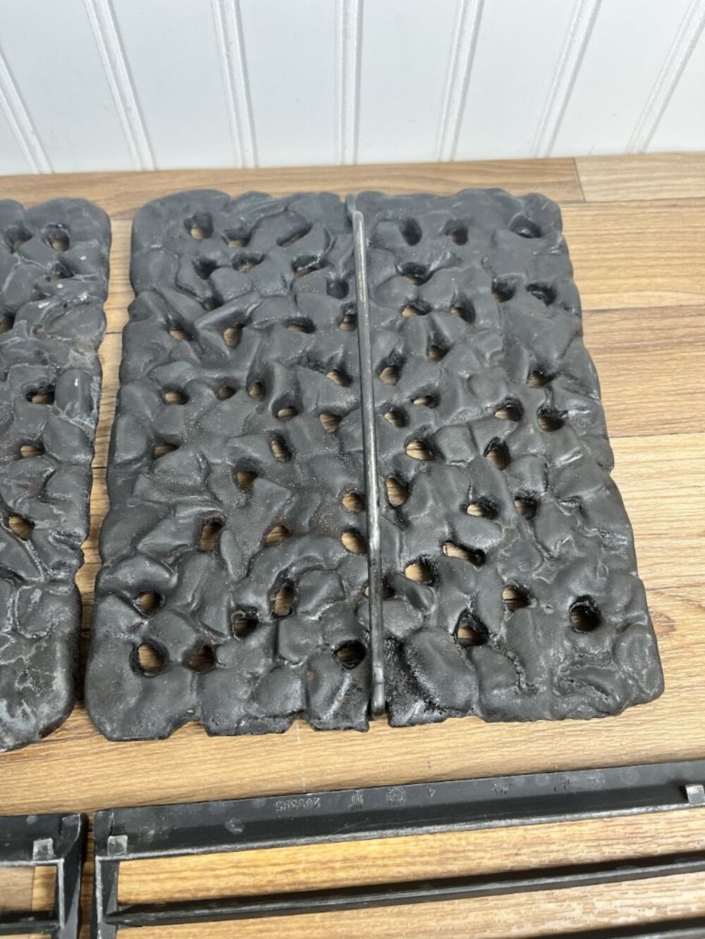 Jenn Air Range Set of 2 Cast Iron Lava Rock Grill & Grates with Handles Vtg - Picture 4 of 9